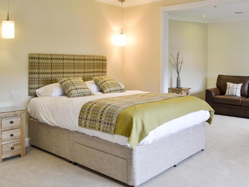 Bed and Breakfast Roseberry House Newcastle Emlyn Esterno foto