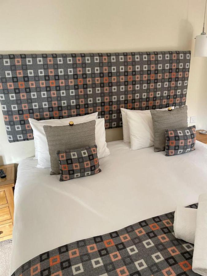 Bed and Breakfast Roseberry House Newcastle Emlyn Esterno foto